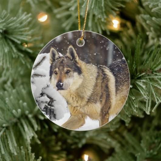 Big Beautiful Wild Wolf im Schnee Keramik Ornament (Baum)