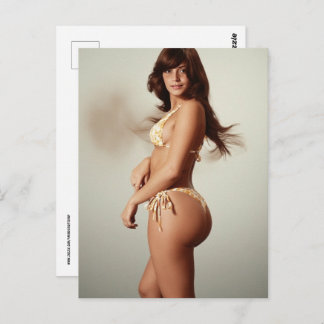 BIG BOTTOM VINTAGE BIKINI GIRL POSTCARD POSTKARTE