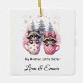 Big Brother Little Sister Raccoon Weihnachten Keramikornament (Vorderseite)