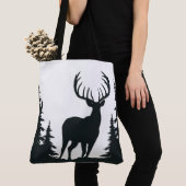 Big Buck unter Pine Trees Tasche (Von Nahem)