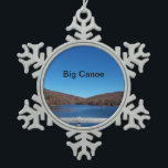 Big Canoe Christmas Tree Ornament<br><div class="desc">Ein Weihnachtsbaumschmuck aus Big Canoe,  Georgia in den nordgeorgischen Bergen ist das perfekte Geschenk für einen Großen Kanubewohner oder Gast. Es kann eine hochgeschätzte Erinnerung eines Besuchs in Big Canoe sein. Oder hängen Sie es an Ihren eigenen Weihnachtsbaum.</div>