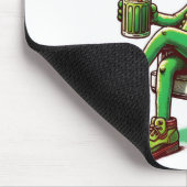 Big Dill Pickle im Stuhl Mousepad (Ecke)