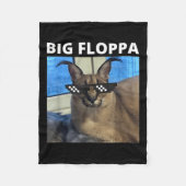 Big Floppa Meme Cat Fleecedecke (Vorderseite)