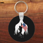 Big Foot Shirt - Bigfoot Sasquatch American Flag P Schlüsselanhänger (Vorderseite)