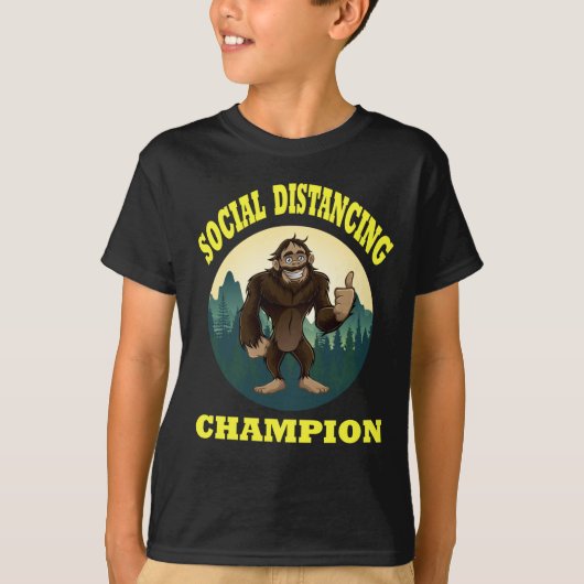 Big Foot Social Distancing Funny T-Shirt (Vorderseite)