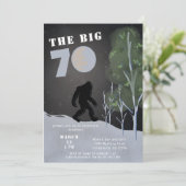 Big Foot Wild Adventure 70. Geburtstag Einladung (Stehend Vorderseite)