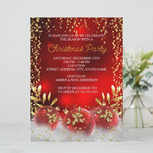 Big Gold Holly Bauble Red Weihnachtsfeier Einladung (Stehend Vorderseite)