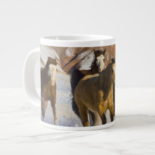 Big Horn Mountains, Pferde laufen im Schnee Jumbo-Tasse