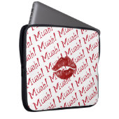 Big Kiss Red Lips Muah Laptopschutzhülle (Vorne Rechts)
