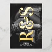 Big Monogram Bold Pressed Gold Foil Save the Date Folieneinladung (Vorderseite)