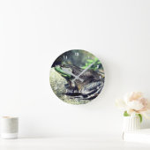 Big Old Bullfrog auf Rock Personalisiert Runde Wanduhr (Zuhause)