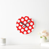 Big Red and White Polka Dots Runde Wanduhr (Zuhause)