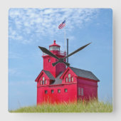 Big Red Michigan Lighthouse Quadratische Wanduhr (Vorderseite)