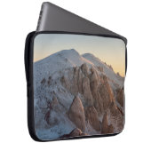 BIG-ROCK-FORMATIONEN MIT SCHNEE LAPTOPSCHUTZHÜLLE (Vorne Rechts)