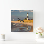 Big Sable Point Lighthouse am Lake Michigan 2 Quadratische Wanduhr (Zuhause)