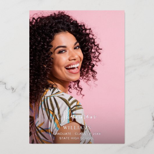 Big Script Name Foto Grad Party Vertikales LICHT Folieneinladung (Vorderseite)