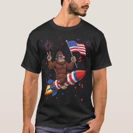 Bigfoot 4. Juli Patriotische Rakete und Feuerwerk T-Shirt