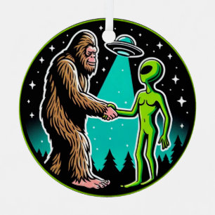 Bigfoot Alien Alliance - Funny Scifi Cryptid Ornament Aus Metall