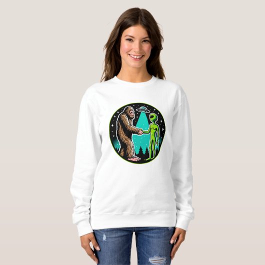 Bigfoot Alien Alliance - Funny Scifi Cryptid Sweatshirt (Vorne ganz)