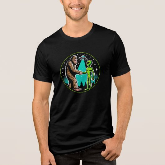 Bigfoot Alien Alliance - Funny Scifi Cryptid Tri-Blend Shirt (Vorderseite)