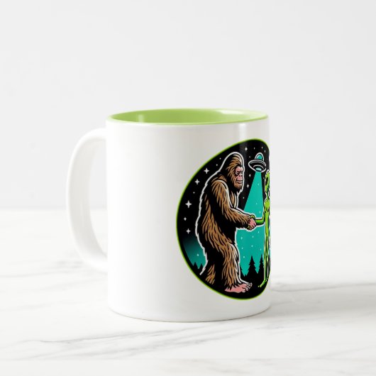 Bigfoot Alien Alliance - Funny Scifi Cryptid Zweifarbige Tasse (Vorderseite Links)