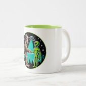 Bigfoot Alien Alliance - Funny Scifi Cryptid Zweifarbige Tasse (VorderseiteRechts)
