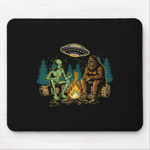 Bigfoot Alien Lagerfeuer Camping Sasquatch Ufo Cam Mousepad