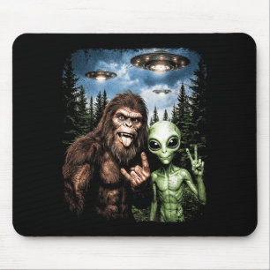 Bigfoot Alien Selfie Rock On Friedenszeichen Lusti Mousepad