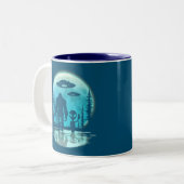 Bigfoot Alien UFO Zweifarbige Tasse (Vorderseite Links)