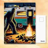 Bigfoot am Campfire und Retro Rv Postkarte