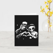 Bigfoot and Alien Heart Hands Funny Valentines Big Karte (Gelbe Blume)