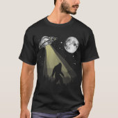Bigfoot and UFO Under the Moonlight T-Shirt (Vorderseite)