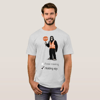 Bigfoot arbeitet als Verkehrsregler T-Shirt