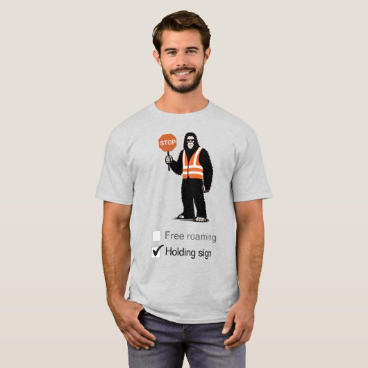 Bigfoot arbeitet als Verkehrsregler T-Shirt (Vorne ganz)