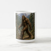 Bigfoot-Bergwald-Wanderdesign Kaffeetasse (Mittel)