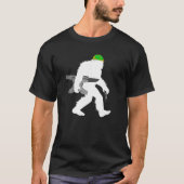 Bigfoot Blacksmithing Cryptid Blacksmith Sasquatch T-Shirt (Vorderseite)
