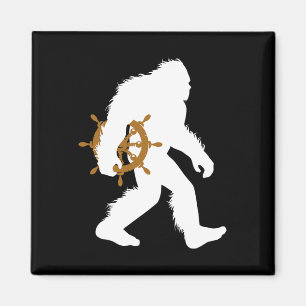 Bigfoot-Bootskapitän Sasquatch hält das Steuerrad Magnet