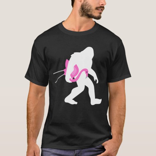 Bigfoot Carry Lawn Flamingo Funny Sasquatch T-Shirt (Vorderseite)