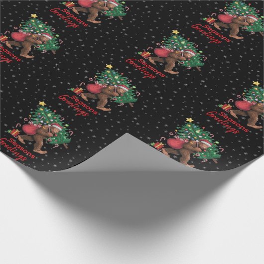 Bigfoot Christmas Tree Black Geschenkpapier (Ecke)