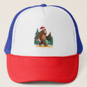 Bigfoot Christmas Tree Santa Hat (2) Truckerkappe (Vorderseite)