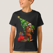 Bigfoot Christmas Tree Xmas Lights Funny Sasquatch T-Shirt (Vorderseite)