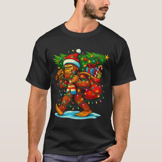 Bigfoot Christmas Tree Xmas Sasquatch Funny Lights T-Shirt (Vorderseite)