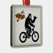 Bigfoot Cycling Maryland Flag Ornament Aus Metall (Rechts)