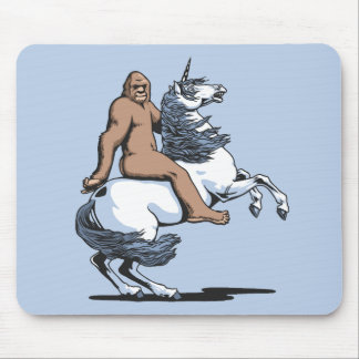 Bigfoot, der ein Einhorn reitet Mousepad
