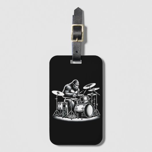 Bigfoot Drummer Sasquatch Playing Drums Musician B Gepäckanhänger (Vorderseite Vertikal)