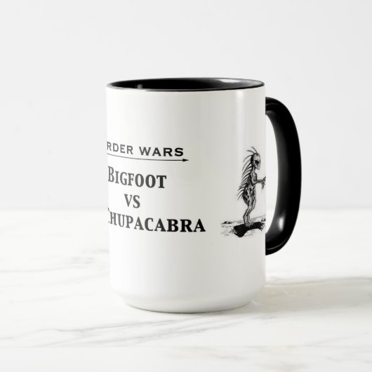 "Bigfoot gegen ELChupacabra" Tasse (VorderseiteRechts)