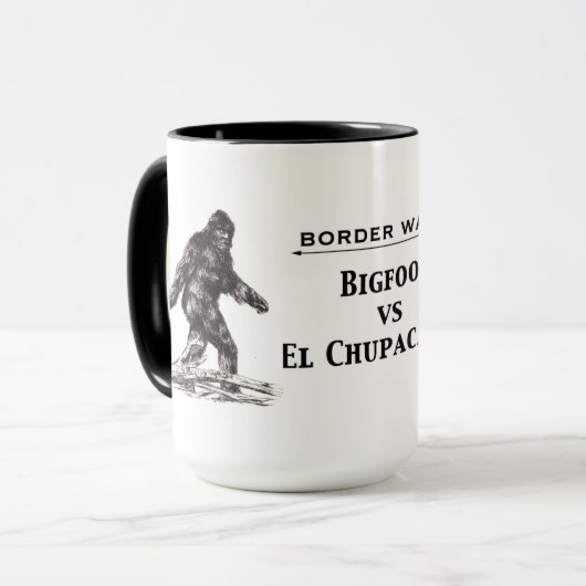 "Bigfoot gegen ELChupacabra" Tasse (Vorderseite Links)