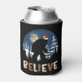 Bigfoot glauben an Weihnachten Funny Sasquatch Wei Dosenkühler (Kanne Vorderseite)