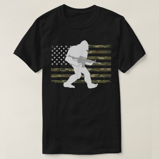 Bigfoot Gun Owner Camo US American Flag Sasquatch T-Shirt (Design vorne)