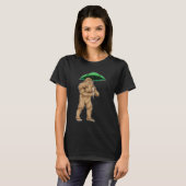Bigfoot Halloween Umbrella T-Shirt (Vorne ganz)